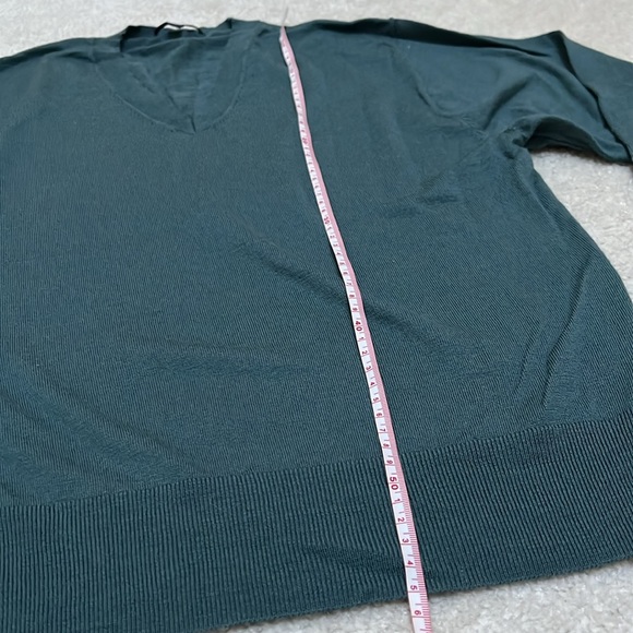 Uniqlo sweater | teal v-neck knit - Picture 4 of 5